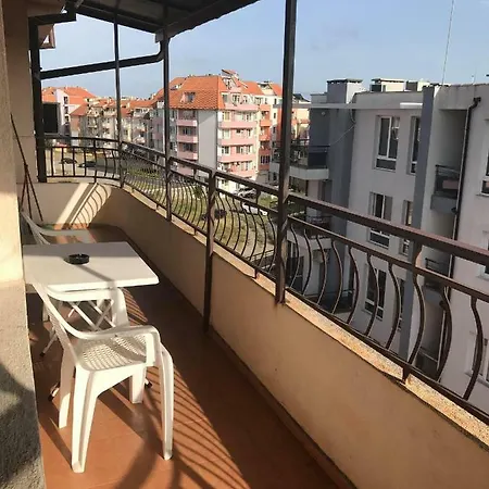 Апартаменти Ива Pomorie